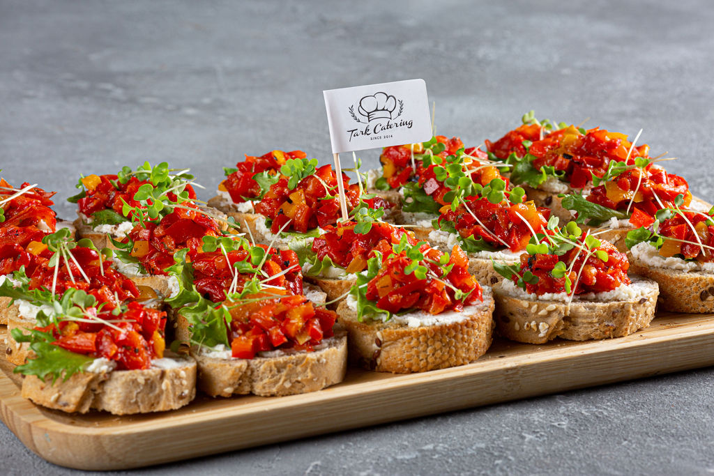 Bruschetta with honey-feta cream and grilled peppers (20 pcs/plate)